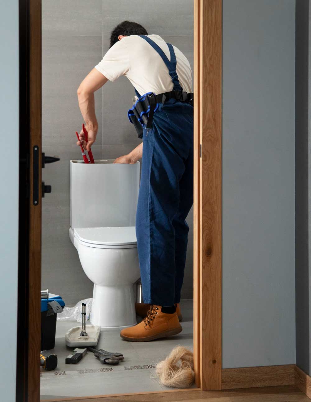 odčepljivanje WC školjke